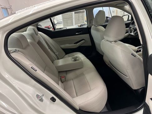 Used 2022 Nissan Altima 2.5 SV w/ SV Premium Package image 28