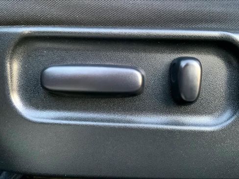 Used 2020 Toyota Tacoma TRD Sport w/ Technology Package image 33