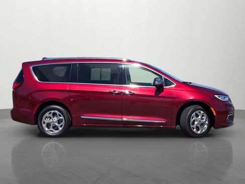 Used 2021 Chrysler Pacifica Limited w/ Premium & Safety Sphere Group AWD/4WD image 7