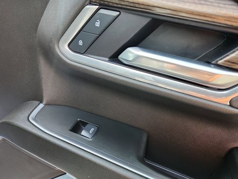 Used 2025 Chevrolet Silverado 1500 LT AWD/4WD image 47