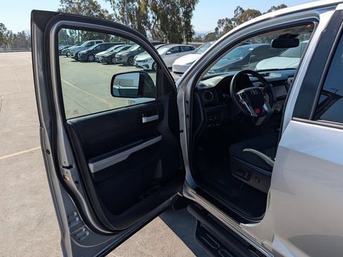 Used 2018 Toyota Tundra SR5 w/ SR5 Upgrade Package RWD image 33