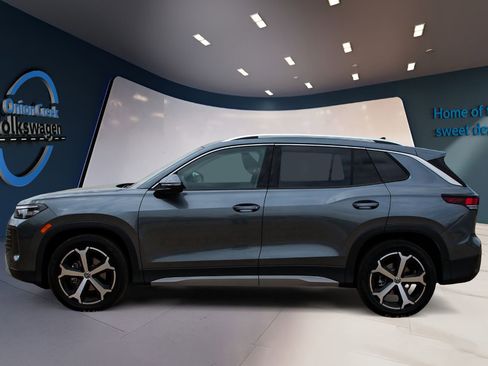 New 2026 Volkswagen Tiguan SE FWD image 7