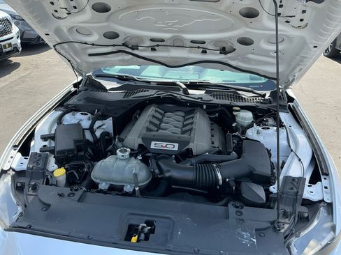 Used 2017 Ford Mustang GT w/ Black Accent Package RWD image 22