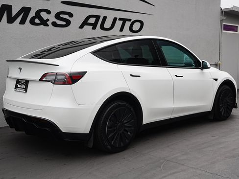 Used 2021 Tesla Model Y Long Range image 4