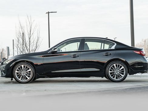 Used 2018 INFINITI Q50 Luxe w/ Essential Package (3.0T Luxe) image 6