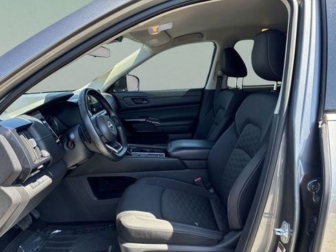 Used 2024 Nissan Pathfinder SV FWD image 13