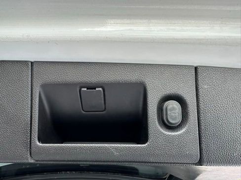 Used 2018 Chevrolet Tahoe LT image 21