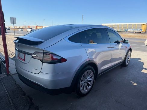 Used 2016 Tesla Model X image 16