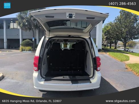 Used 2013 Dodge Grand Caravan SXT w/ Rear Park Assist Pkg FWD image 32