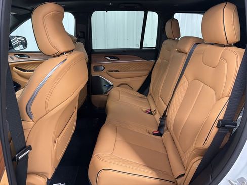 New 2026 Jeep Grand Cherokee Summit AWD/4WD image 12