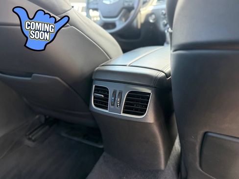 Used 2015 Hyundai Genesis 5.0 RWD image 18