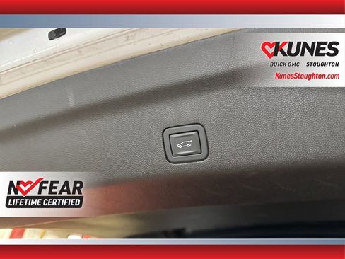 Used 2023 Chevrolet Suburban Premier image 43