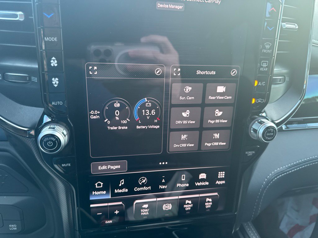 Used 2025 RAM 2500 Limited w/ Towing Technology Group AWD/4WD image 29
