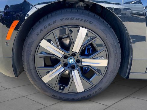 Used 2025 BMW iX M60 image 11