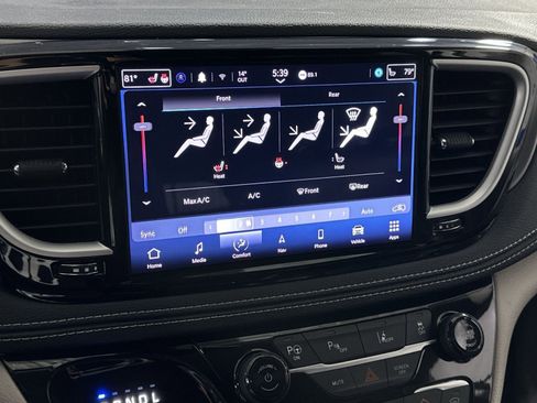 Used 2022 Chrysler Pacifica Touring-L w/ Uconnect Theater Family Group image 26