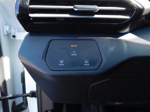 Used 2023 Volkswagen ID.4 Pro RWD image 23