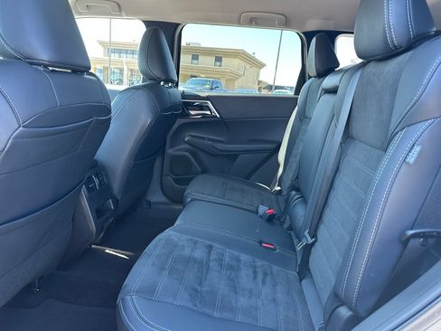 Used 2024 Mitsubishi Outlander SE AWD/4WD image 14