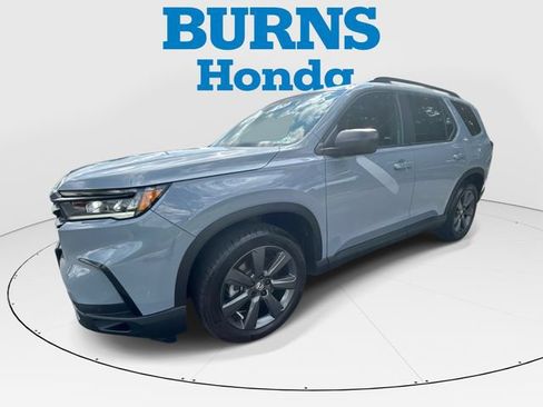 Certified 2025 Honda Pilot Sport image 1