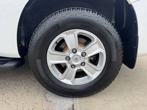 Used 2018 Toyota Sequoia SR5 w/ Premium Package AWD/4WD image 9