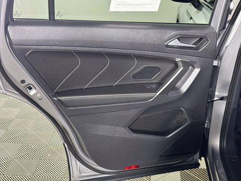 Certified 2024 Volkswagen Tiguan SE w/ Panoramic Sunroof Package AWD/4WD image 20