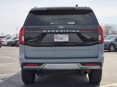 Used 2025 Ford Expedition Platinum w/ Platinum Ultimate Package AWD/4WD image 19