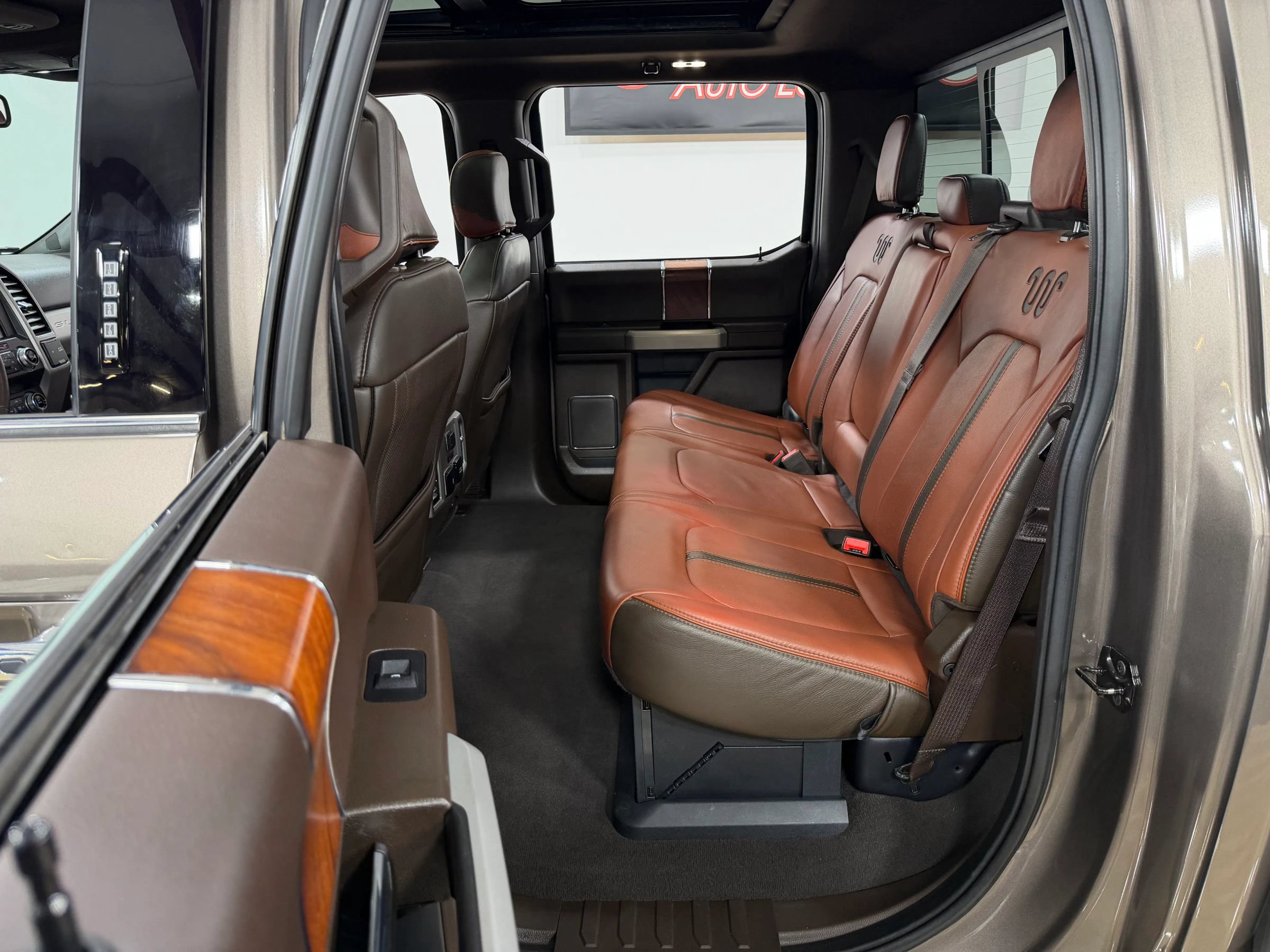 Used 2019 Ford F250 King Ranch w/ King Ranch Ultimate Package AWD/4WD image 16