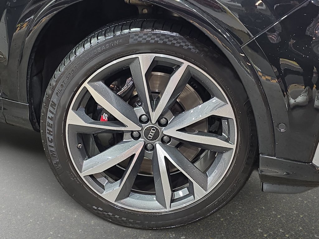 Used 2022 Audi SQ7 Premium Plus AWD/4WD image 36