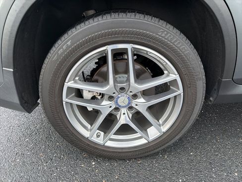 Used 2017 Mercedes-Benz GLC 300 4MATIC image 13