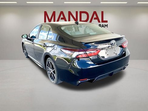 Used 2023 Toyota Camry SE FWD image 7