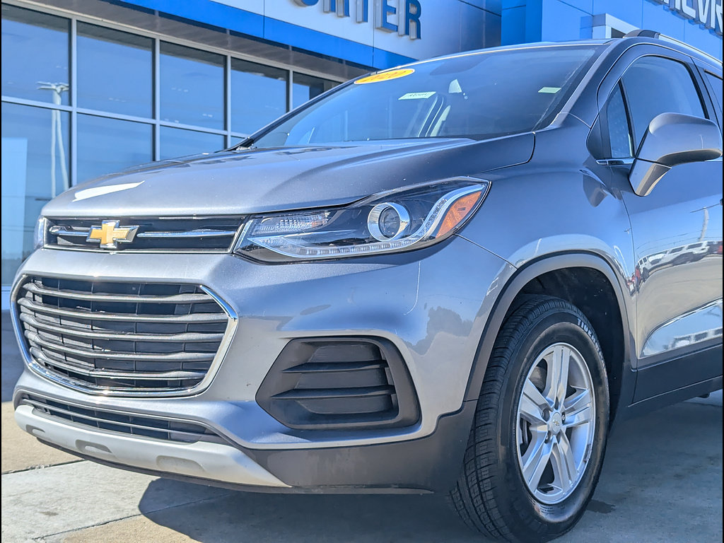 Used 2020 Chevrolet Trax LT AWD/4WD image 11