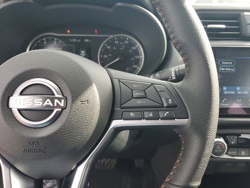 New 2025 Nissan Versa SR w/ Trunk Package image 22