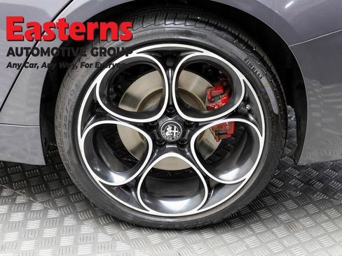 Used 2024 Alfa Romeo Giulia Veloce AWD/4WD image 8