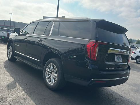 Used 2021 GMC Yukon XL SLT w/ SLT Premium Package AWD/4WD image 2