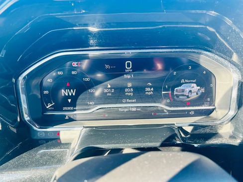 Used 2025 GMC Sierra 1500 SLT w/ SLT Premium Plus Package image 28