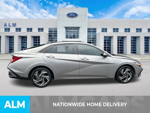 Used 2024 Hyundai Elantra Limited FWD image 4