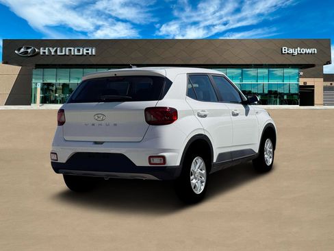 New 2026 Hyundai Venue SE FWD image 7