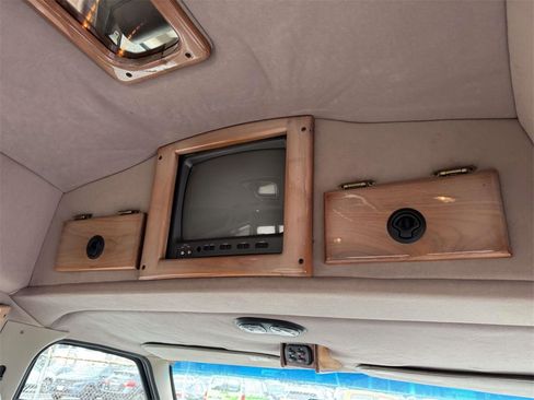 Used 2002 Ford E-150 and Econoline 150 image 16