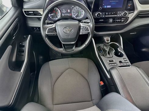 Certified 2025 Toyota Highlander LE AWD/4WD image 22