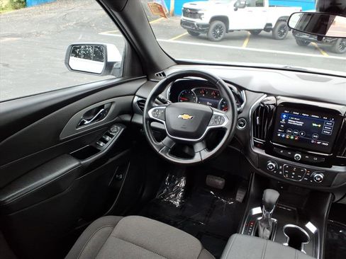 Used 2023 Chevrolet Traverse LT image 12