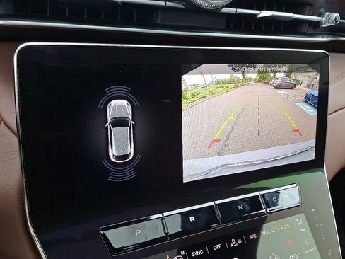 New 2025 Maserati Grecale GT image 14