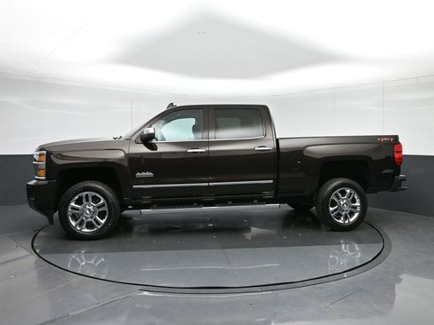 Used 2019 Chevrolet Silverado 2500 High Country image 4