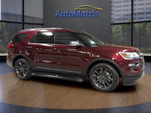 Used 2018 Ford Explorer XLT w/ Equipment Group 202A AWD/4WD image 14