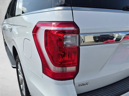 Used 2021 Ford Expedition XLT RWD image 12