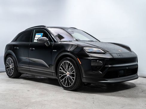 New 2026 Porsche Macan 4 Electric image 9