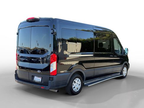Used 2022 Ford Transit 350 XLT RWD image 5