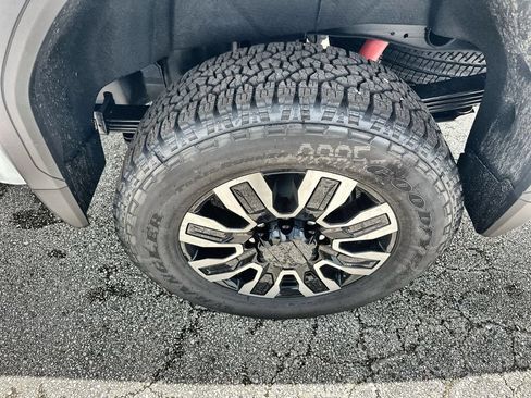 New 2026 GMC Sierra 2500 Denali Ultimate AWD/4WD image 11