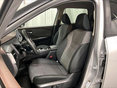 Used 2022 Nissan Rogue SV image 10