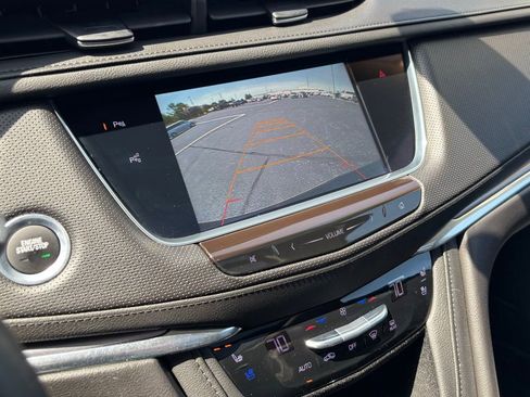 Used 2017 Cadillac XT5 Premium Luxury w/ Driver Assist Package FWD image 40