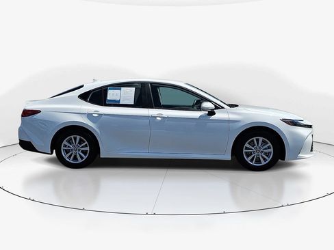 Used 2026 Toyota Camry LE FWD image 5