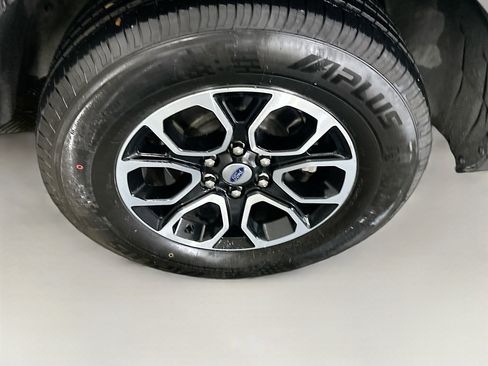 Used 2024 Ford Expedition Max XLT image 11